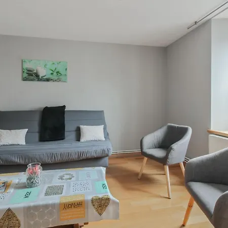 With 2 Bedrooms In * Vagney