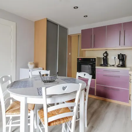 With 2 Bedrooms In *